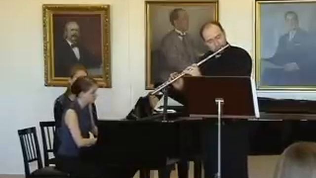 A.Piazzolla - D.Varelas Tango-Etude #4 (flute and piano) смотреть онлайн