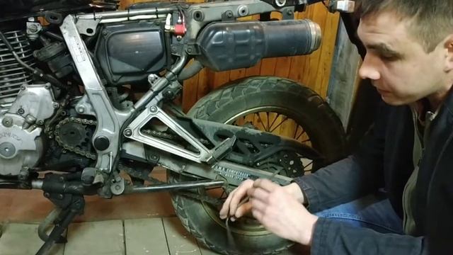 Самосмазчик цепи на Honda NX650 своими руками. смотреть онлайн
