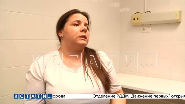 Чтобы избавиться от надоевшего пса, хозяин попытался зарезать его прямо в квартире смотреть онлайн