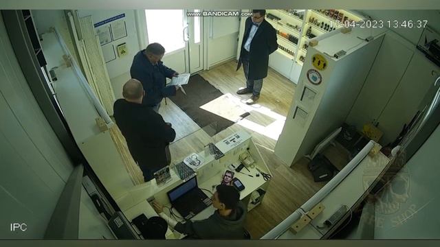 Милонов кошмарит продавца. смотреть онлайн