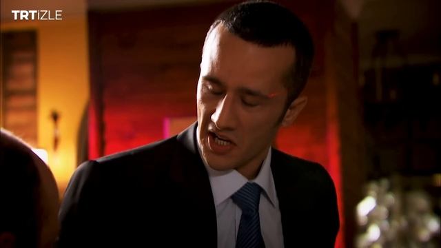 Leyla İle Mecnun 2. Bölüm смотреть онлайн