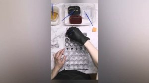 Темперируем какао масло!Tempering cocoa butter and paint mould for BONBONS!