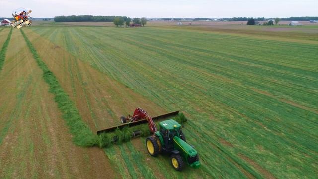 Chopping Triticale at Irish Acres Dairy near Sidney Ohio смотреть онлайн