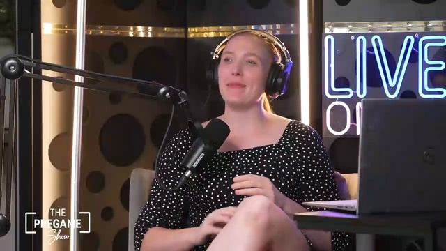 Stirling Cooper Silences Feminist смотреть онлайн