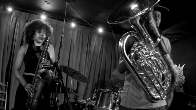 Theon Cross Trio - 'Radiation - live' at the Mau Mau Bar, London 27.04.2017 смотреть онлайн