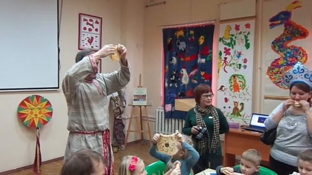 Как правильно съесть первый блин на Масленицу смотреть онлайн