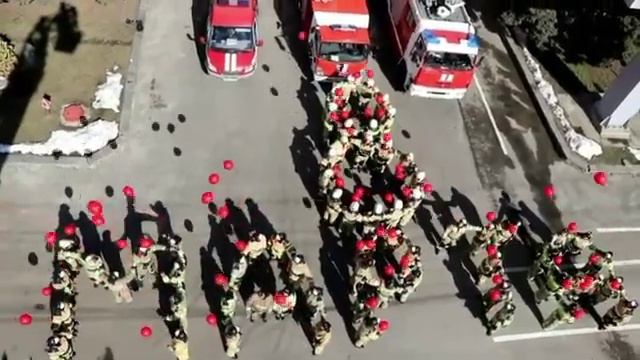 Оригинальное поздравление с 8 марта от ставропольских спасателей набирает популярность в соцсетях смотреть онлайн