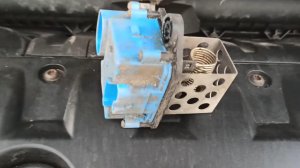 Блок управления вентилятором Ситроен / Пежо.  Снятие и ремонт