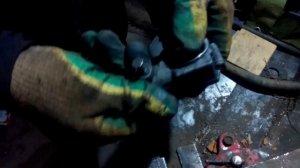 Восстанавливаем крестовину  рычага КПП Ауди 100 и Ауди 80.