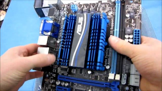 ASUS E35M1-M E-350 AMD Fusion mATX Motherboard Unboxing & First Look Linus Tech Tips смотреть онлайн