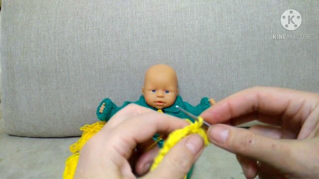 Украшаем детскую шапочку необычным помпоном. Полный МК по его вязанию для новичков. смотреть онлайн