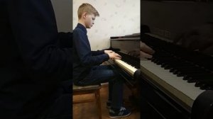 Виртуозная игра на пианино