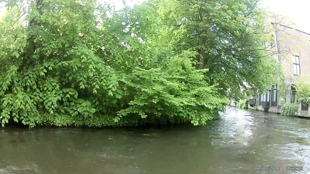 Брюгге. Прогулка на катере по каналам. смотреть онлайн