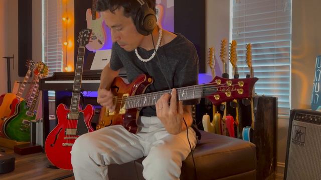 Comparing a Hollowbody and Semi-Hollow Guitar ( Gibson ES-339 and PRS Hollowbody ii ) смотреть онлайн