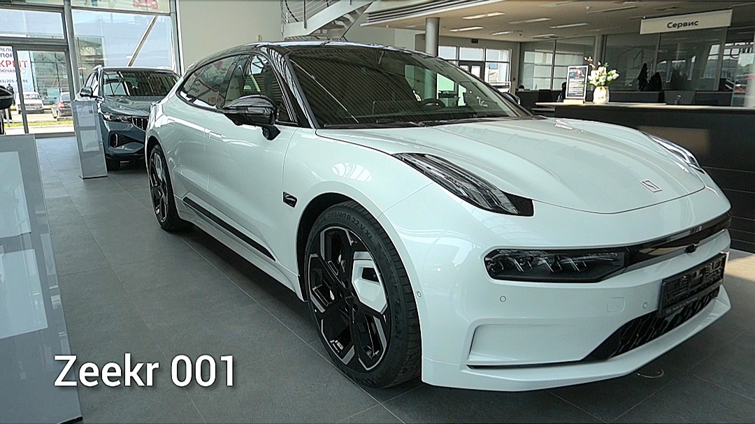 Спортивный электромобиль Zeekr 001 от компании 