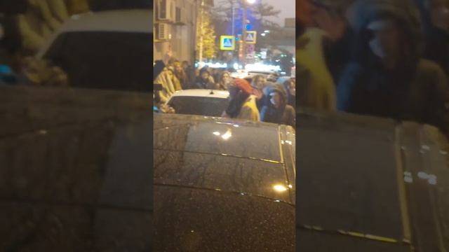 Здесь и сейчас. #Ночьмузеев в Москве. Посвещение Маяковскому в Есенину. Просто шла мимо смотреть онлайн