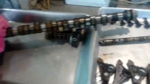 Меняем маслосъёмные колпачки не снимая ГБЦ  Сузуки Болено