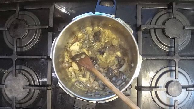 Как приготовить суп из лесных грибов и шпината. Можно готовить из любых грибов! Очень вкусно! смотреть онлайн