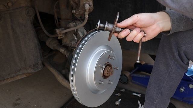 2017 Nissan Pathfinder Front Brake Replacement смотреть онлайн