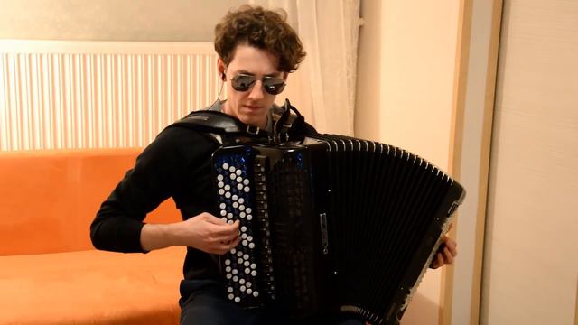 Avicii - Waiting For Love (Olavsky Accordion Cover) смотреть онлайн