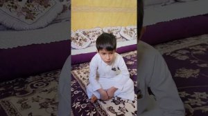 АФГАНСКИ РЕБЕНОК ЧИТАЕТ КОРАН ЕМУ 6 ЛЕТ