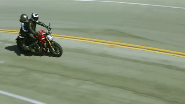 Hitch a Ride / Ducati Monster / @motogeo Adventures смотреть онлайн