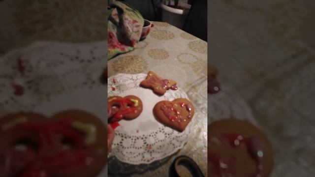 Расскрашиваем пряники к 8 марта. Совместное творчество с доченькой 😍 смотреть онлайн