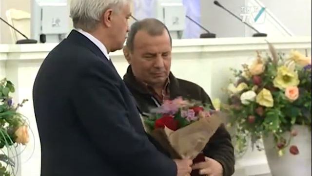 Житель Фрунзенского района получил губернаторскую награду за заслуги в развитии спорта смотреть онлайн