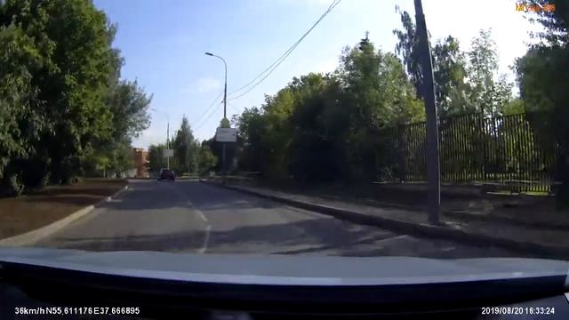 Парковка возле входа №3 в музее-заповеднике Царицыно, Москва смотреть онлайн