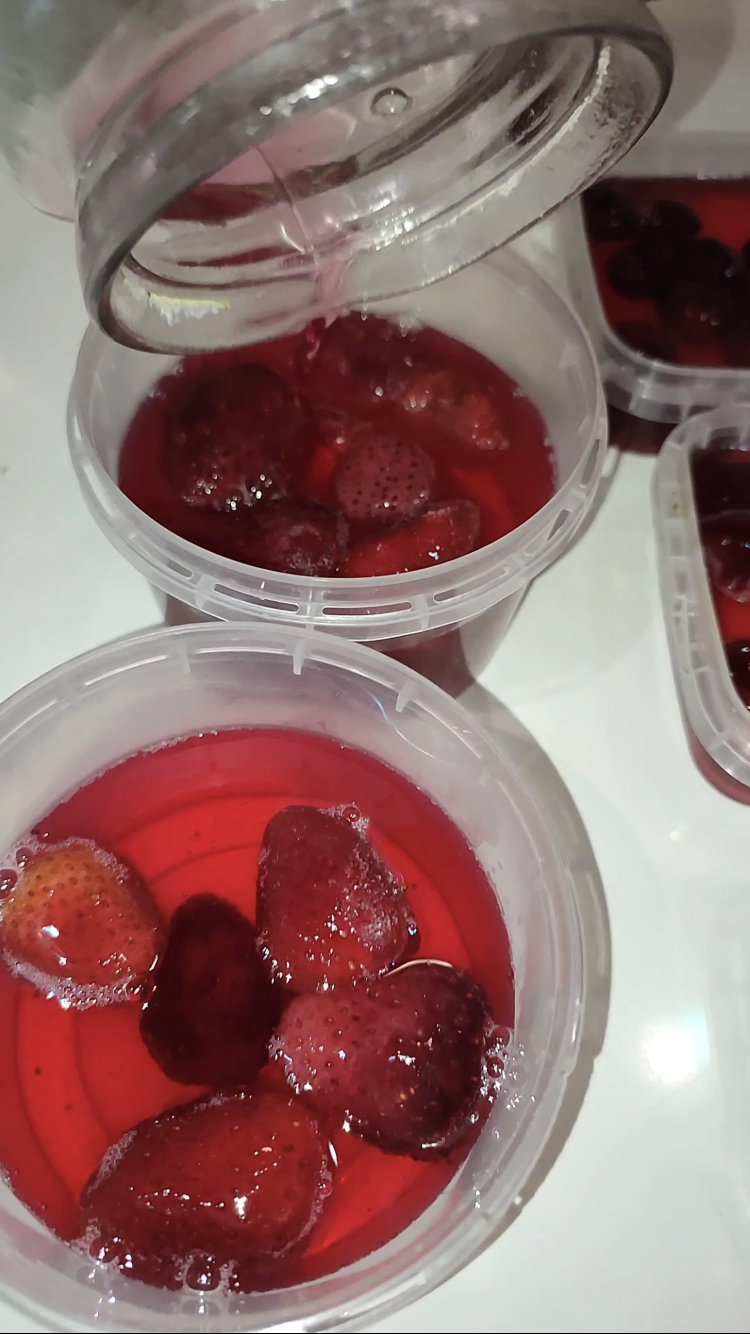 Рецепт ягодного желе #рецепт #eat #желе #десерт #ягоды #вишня #клубника #еда #просто #пп #вкусно