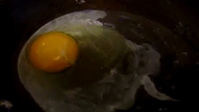 reacciones quimicas 3°D "cocinando huevo con alcohol" смотреть онлайн