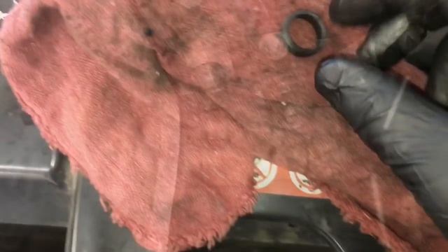 How To Replace The Power Steering Pump Reservoir On A 2005-2011 Mercedes ML 350 смотреть онлайн