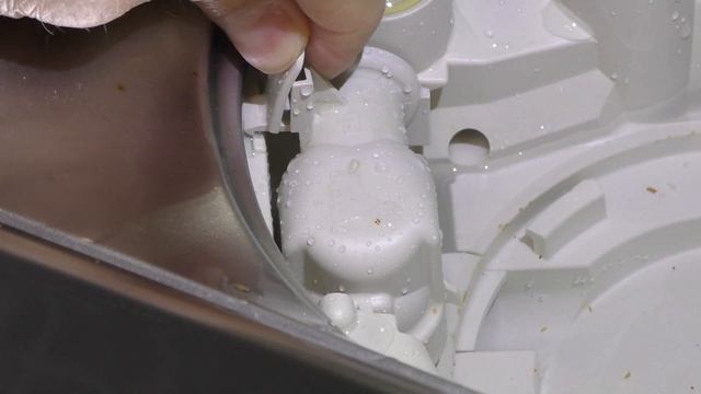 #8 - How to Clean the Triple Filter and Non-return Valve on a Miele Dishwasher смотреть онлайн