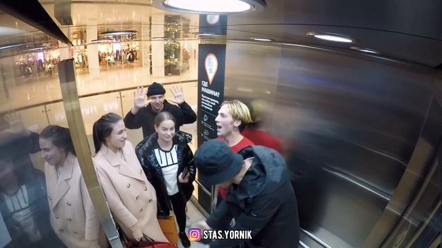ПРАНК: ЛИФТ СМЕХА 2. РЕАКЦИЯ ЛЮДЕЙ НА ЗАРАЗИТЕЛЬНЫЙ СМЕХ В ЛИФТЕ