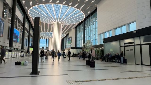 Новейший терминал Новосибирского аэропорта (Толмачево)