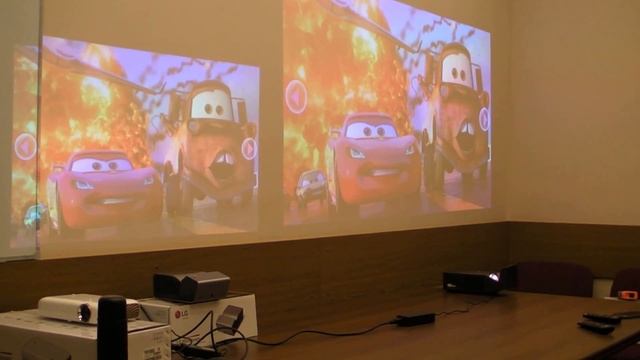 Сравнение яркости проекторов LG PH450UG и LG PF1000U смотреть онлайн