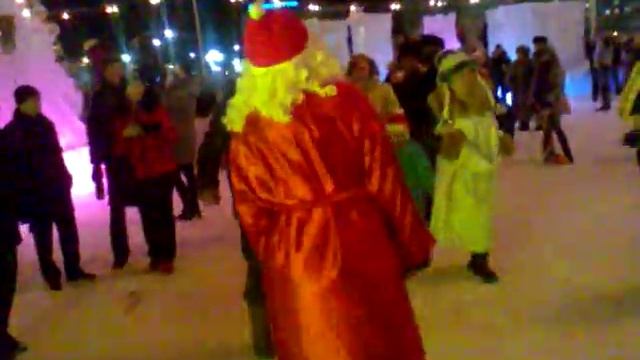 новогодняя гулянка в Братске.mp4 смотреть онлайн