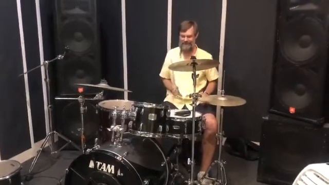 Paradiddle Groove / Andrey Pristavka смотреть онлайн