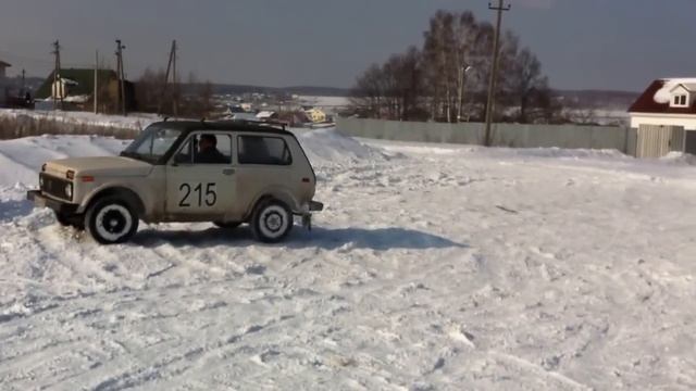 Разворот на 180º на Ниве смотреть онлайн
