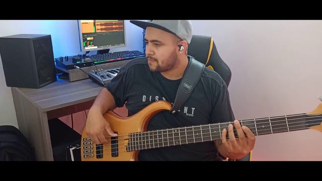Ale Zarate Bass / Bajo Ibanez BTB 555 / Mic bartolini MK1 Sólo Tú - Carlos Rivera/ Bass Cover смотреть онлайн