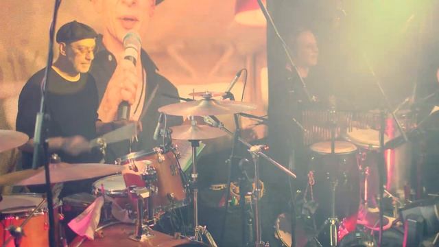 ILYA RIGER and Romantic songs band в новой программе With Love from Julio " L'existance se danse" смотреть онлайн