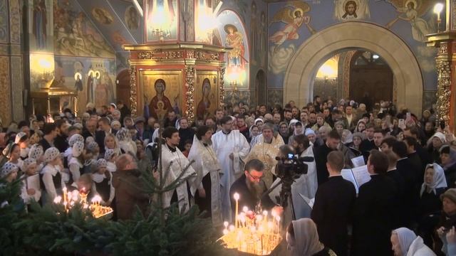 Рождество Христово. Поздняя Божественная литургия. Пение студентов МДАиС.-1. смотреть онлайн