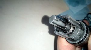 Dacia Logan: личинка замка багажника.