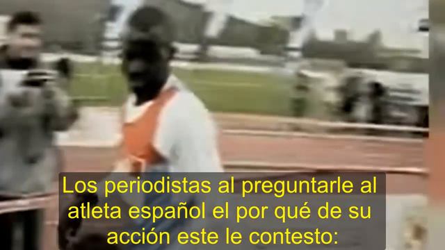 Fair Play Atleta Español empuja y le dice a Keniano al detenerse que la carrera no habia terminado смотреть онлайн