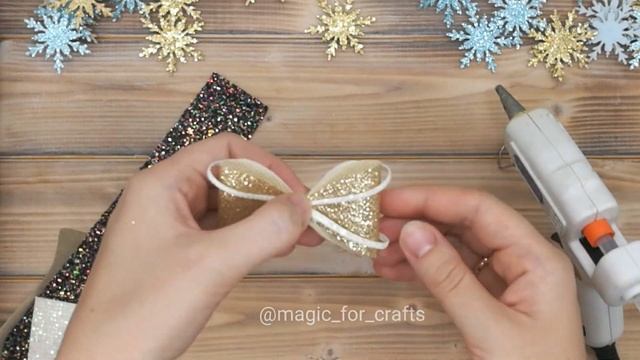 НОВОГОДНИЙ БАНТИК со снежинкой / новогодние аксессуары / рождество/ diy/ christmas bow смотреть онлайн