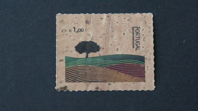 Необычная почтовая марка Португалии из пробки (пробкового дерева - дуба) - 28.11.2007 года. смотреть онлайн