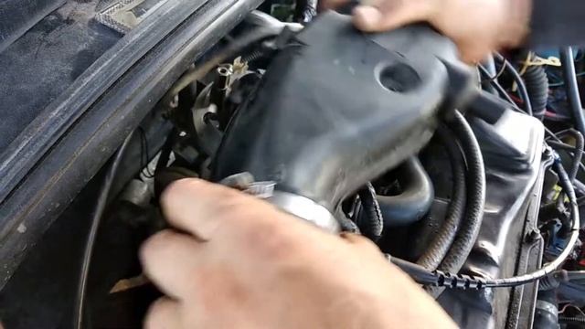 Замена регулятора температуры всасываемого воздуха Seat toledo (passat b3) моновпрыск. смотреть онлайн