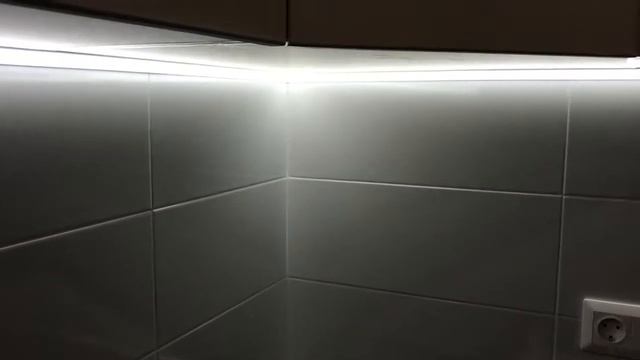 Подсветка рабочей поверхности на кухне - это удобство во всем! смотреть онлайн