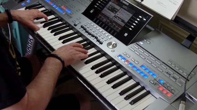 Stars - (Cover) - Yamaha Tyros 5 смотреть онлайн