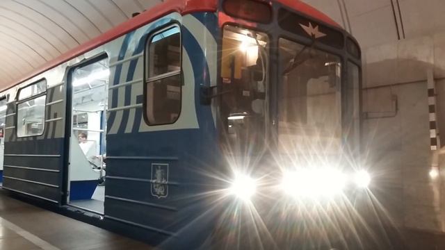81-717/714.5М Перекраска Московский Транспорт На станции Петровско-Разумовская смотреть онлайн